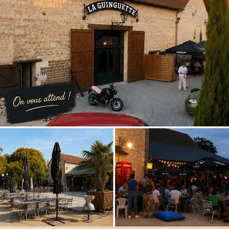 Conviviale Proche Futuroscope, Arena & Aquascope Homestay